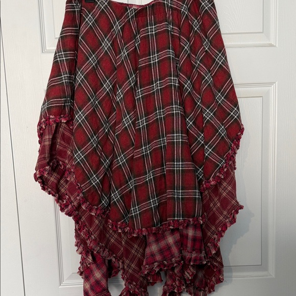 Three Bird Nest Asymmetrical Red Plaid Skirt - Picture 3 of 3